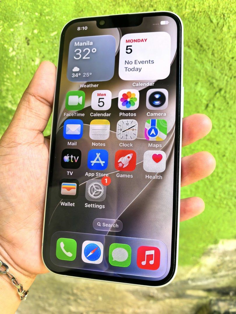 Iphone 16E (Category: iPhone 16 Series) located in Caloocan City. Submitted by reyn_santi (Listing ID 1466938780, Image 1). Description: Factory Unlocked 98% Battery health 100% Smooth No issues Unit case cord Only Lost Box Test all you want Reset all you want.