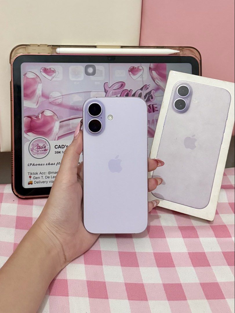 iPhone 17 256gb Lavender (Category: iPhone 17 Series) located in Manila. Submitted by eyylexa_ (Listing ID 1466784762, Image 1). Description: iPhone 17 Lavender💜 256gb - ₱47,000 Under apple warranty ‘till Jan 24, 2027 ✅NO functional issue ✅98% batt health ✅Local variant ✅NTC approved ✅FU (any sim) ✅Face ID working ✅True tone ✅Unli reset ❗️Minimal scratches (barely noticeable) Inclusions: Orig box same imei, orig cord, and unit 📌Not accepting CO