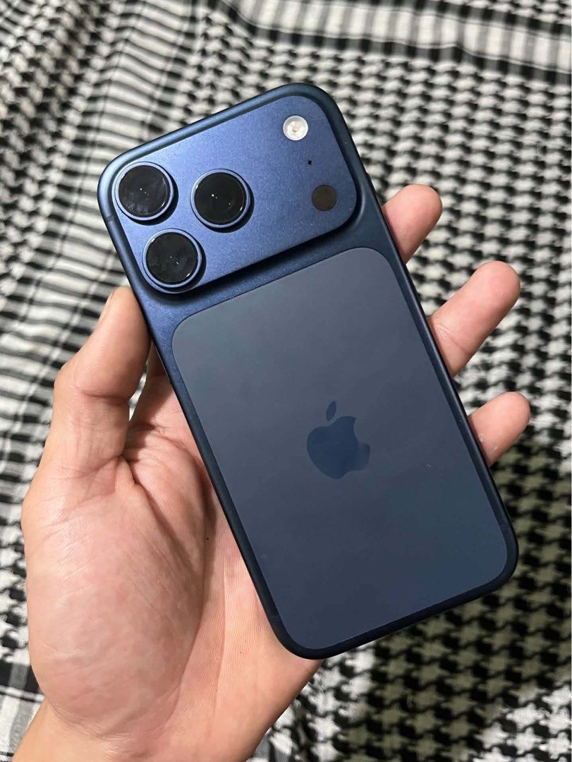 Iphone 17 Pro 256GB (Category: iPhone 17 Series) located in Rizal. Submitted by miss2lyps (Listing ID 1466861497, Image 1). Description: - 89% Battery Health -409Cycle Count - 256GB Storage - No SIM Restrictions - NTC Approved - All functions working - Original cord (USED) - Unit only .