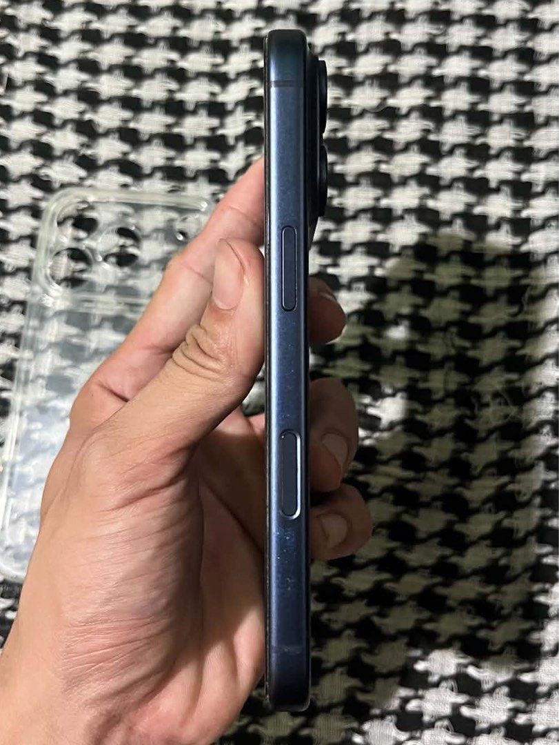Iphone 17 Pro 256GB (Category: iPhone 17 Series) located in Rizal. Submitted by miss2lyps (Listing ID 1466861497, Image 3). Description: - 89% Battery Health -409Cycle Count - 256GB Storage - No SIM Restrictions - NTC Approved - All functions working - Original cord (USED) - Unit only .