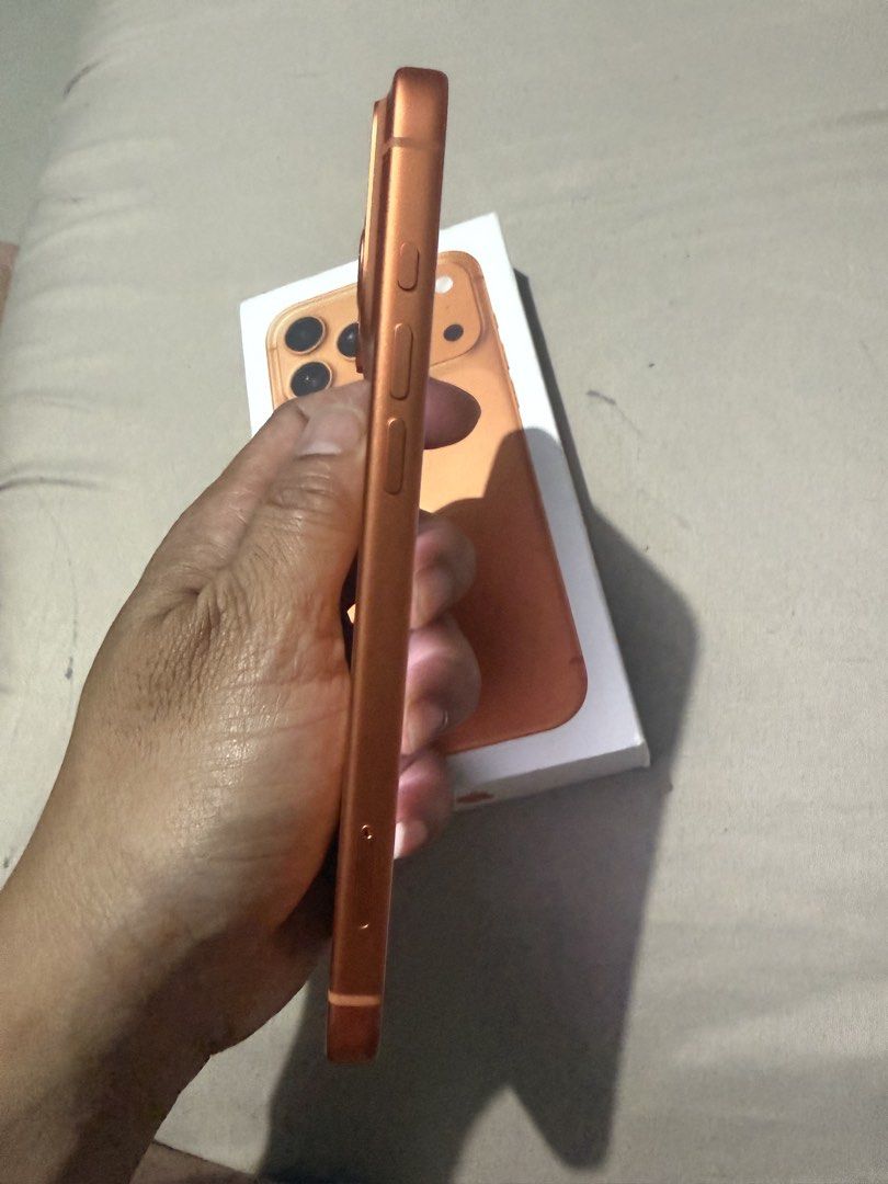 Iphone 17 pro max 256 (Category: iPhone 17 Series) located in Muntinlupa City. Submitted by lloydsky17 (Listing ID 1466912256, Image 2). Description: Iphone 17 pro max 256g Smart lock No issue Makinis 63k fixed.