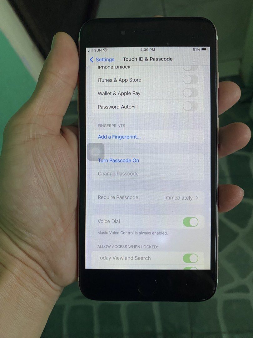 iphone 7 plus (Category: iPhone 7 Series) located in Cavite. Submitted by argeteherbert03 (Listing ID 1466949415, Image 1). Description: issue finger print at ung touch sensor minsa ng double touch lcd als replace na.