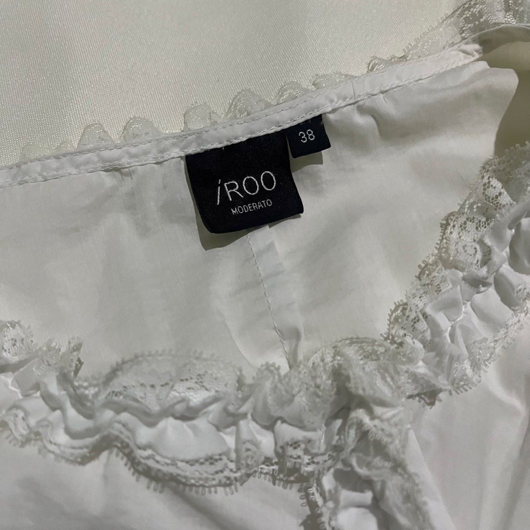 iRoo Lace Puff Sleeve Top (Category: Blouses) located in Santo Tomas. Submitted by closetklo (Listing ID 1466950124, Image 2). Description: Like new No issue Size: S-M.