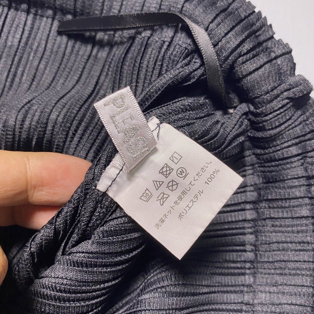 Issey Miyake Pleats Please Trouser (Category: Other Bottoms) located in Bacolod City. Submitted by quiarakazelxx (Listing ID 1466943350, Image 3). Description: Size: Large Waist: 28 Stretch (Freesize) Length: 34 Flaws: none •Click each photo to Appreciate the item Pm to purchase📩.