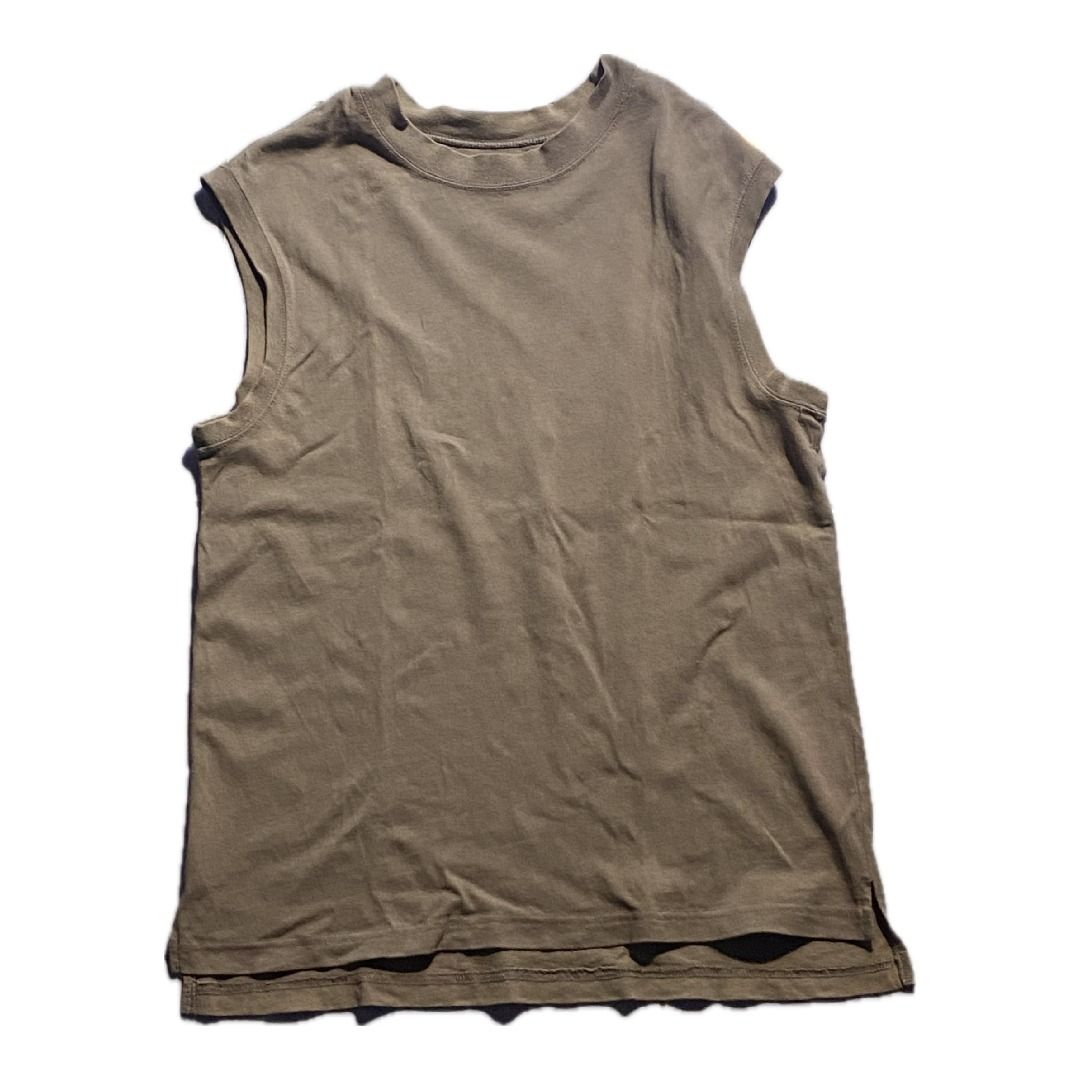♡ preloved it myself tan tank top (Category: Sleeveless) located in Sorsogon. Submitted by chadeklutz (Listing ID 1466920191, Image 1). Description: warning (01) the product might have a different color due to lighting brand : it myself color : tan brown ask for measurements in dms !.