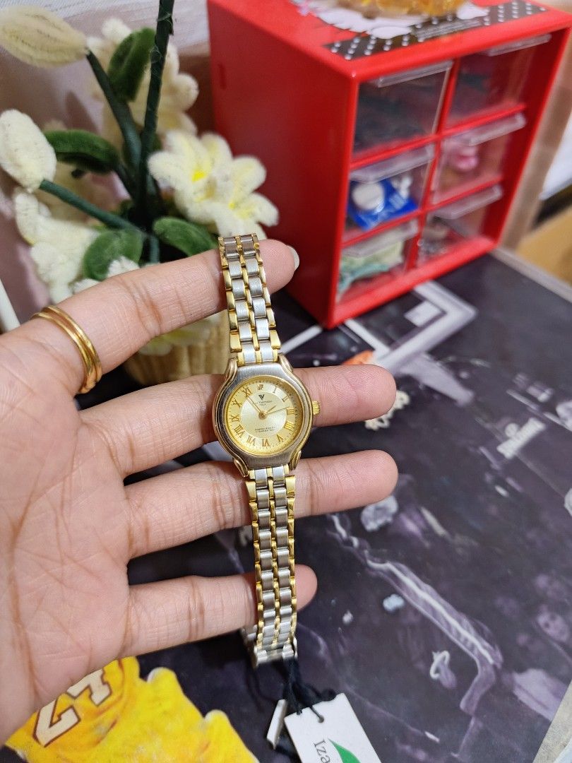 Izzax valentino Italy (Category: Women's Watches) located in Caloocan City. Submitted by klenggs (Listing ID 1466828249, Image 1). Description: Selling my cute slim watch water resistant. Self adjust. Pwede pang gift 🎁.