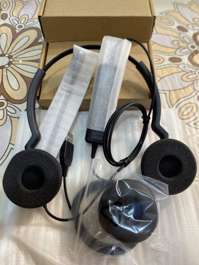 Jabra Biz 2300 USB MS Headset (Category: Headphones & Headsets) located in Rodriguez. Submitted by gelaishoppe (Listing ID 1466778984, Image 2). Description: - Authentic Jabra Biz 2300 USB MS wired headset - Comes with convenient inline control unit and USB connector - Comfortable foam earpads plus an EXTRA set of brand new replacement ear cushions in plastic packaging - Includes original brown cardboard box - Ideal for remote work, online classe