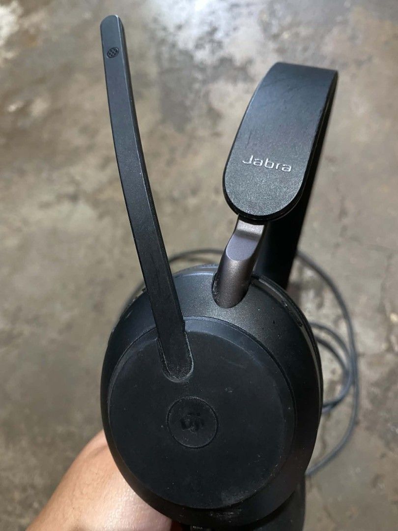 Jabra evolve2 40 noise cancellation stereo headset (Category: Headphones & Headsets) located in Cabuyao City. Submitted by PHdowner30 (Listing ID 1466970760, Image 2). Description: FOR SALE ONLY Jabra evolve2 40 noise cancellation stereo headset USB Excellent working condition Original P1500 + SF negotiable Pm.