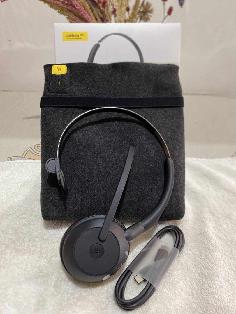 Jabra Evolve2 55 Wireless Headset (Category: Headphones & Headsets) located in Rodriguez. Submitted by angelshoppe (Listing ID 1466783581, Image 3). Description: - Brand: Jabra Evolve2 55 (Black) - Condition: Clean setup, complete with all accessories - Inclusions: Original retail box, grey fabric storage pouch, and USB charging cable - Key Features: Certified for Microsoft Teams, built-in busylight indicator, and flexible boom arm microphone - D