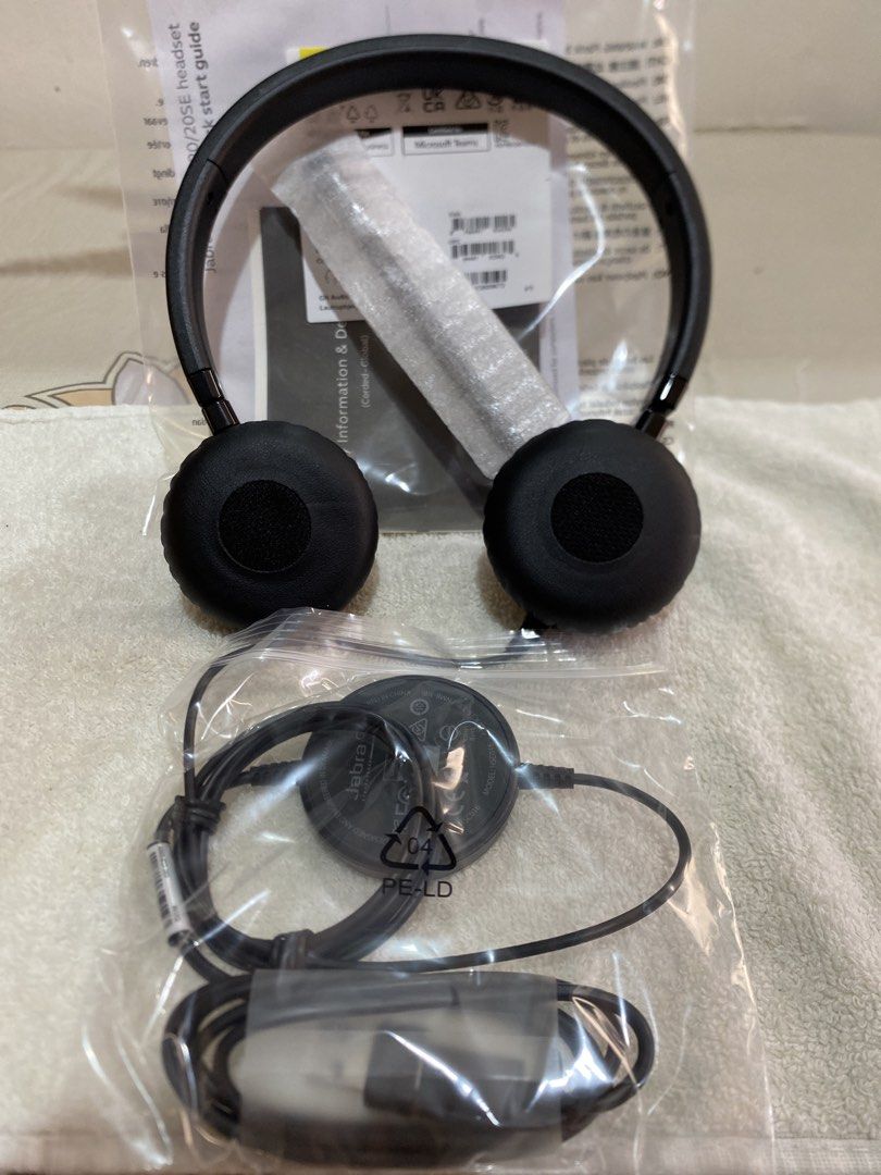 Jabra Evolve 20SE Headset Certified for Microsoft Teams (Category: Headphones & Headsets) located in Rodriguez. Submitted by gelaishoppe (Listing ID 1466785150, Image 3). Description: - Model: Jabra Evolve 20SE Stereo Headset (Black) - Certification: Microsoft Teams certified for seamless work calls - Controls: Convenient inline call controller on USB cable - Comfort: On-ear foam cushions with soft leatherette covers - Inclusions: Quick start gui