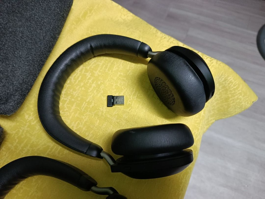 jabra evolve 2 75 (Category: Headphones & Headsets) located in Quezon City. Submitted by carou85958 (Listing ID 1466868816, Image 3). Description: JABRA EVOLVE 2 75 100% good 100% working makinis no issue.. prize 6500 each 17 ibp road batasan hills qc.