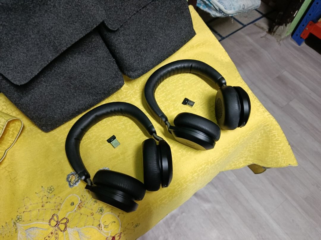 jabra evolve 2 75 (Category: Headphones & Headsets) located in Quezon City. Submitted by carou85958 (Listing ID 1466868816, Image 1). Description: JABRA EVOLVE 2 75 100% good 100% working makinis no issue.. prize 6500 each 17 ibp road batasan hills qc.