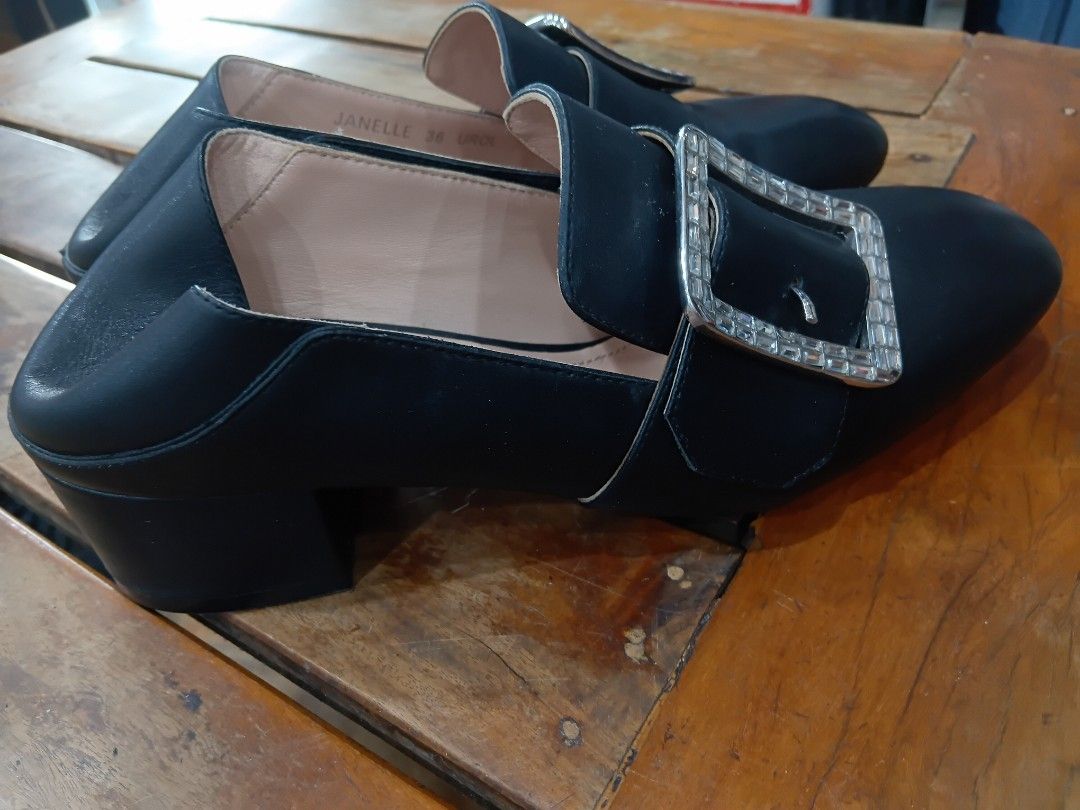 Janelle Bally LAST PRICE POSTED (Category: Loafers) located in Subic. Submitted by AnythingBrandedby_May (Listing ID 1466808564, Image 1). Description: Bally Janelle LAST PRICE POSTED.