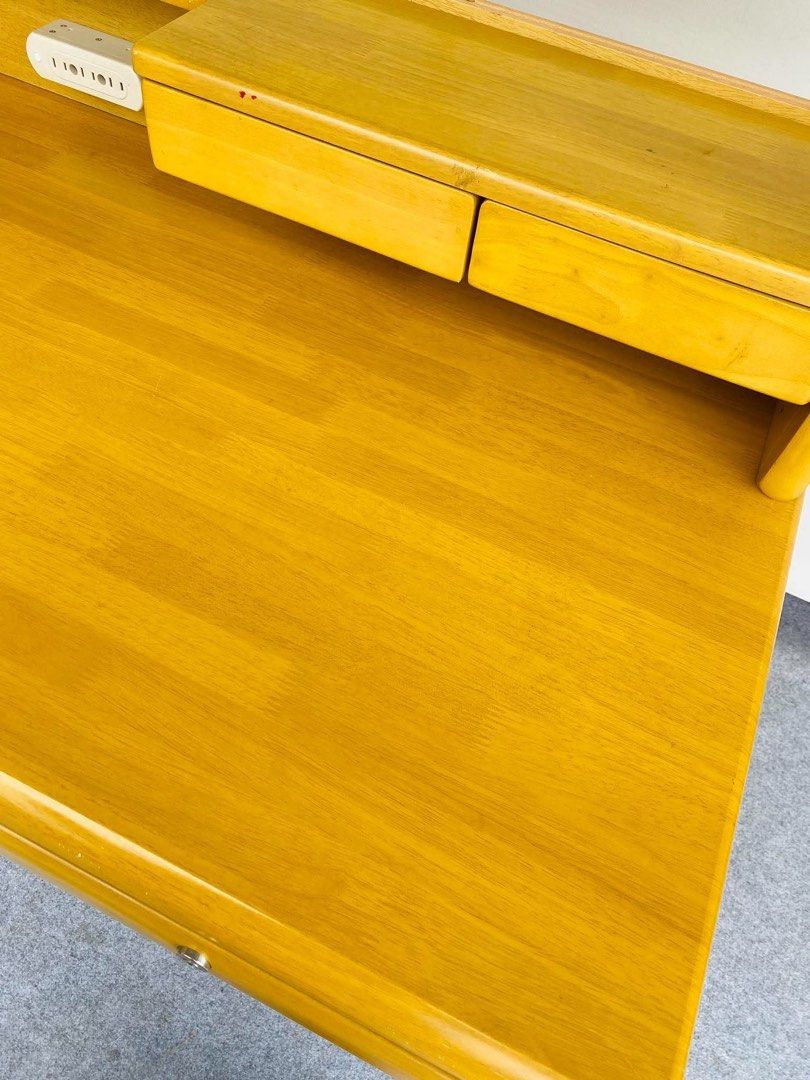 “JAPAN SURPLUS” STUDY TABLE WITH DRAWER KEY (Category: Tables & Sets) located in Manila. Submitted by jerichocal17856 (Listing ID 1466843389, Image 2). Description: “JAPAN SURPLUS” STUDY TABLE WITH DRAWER KEY SIZE: 40L” x 27W” x 30-44H” inches (AS-IS ITEM) IN GOOD CONDITION.