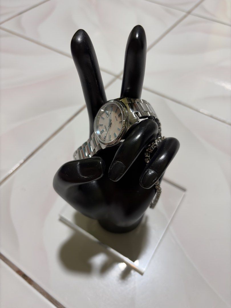 Jewelry Holder (Category: Accessory Holder, Box & Organizers) located in Makati City. Submitted by mjfernandez (Listing ID 1466854459, Image 3). Description: Jewelry Holder to use for watches, rings, ang bracelets.