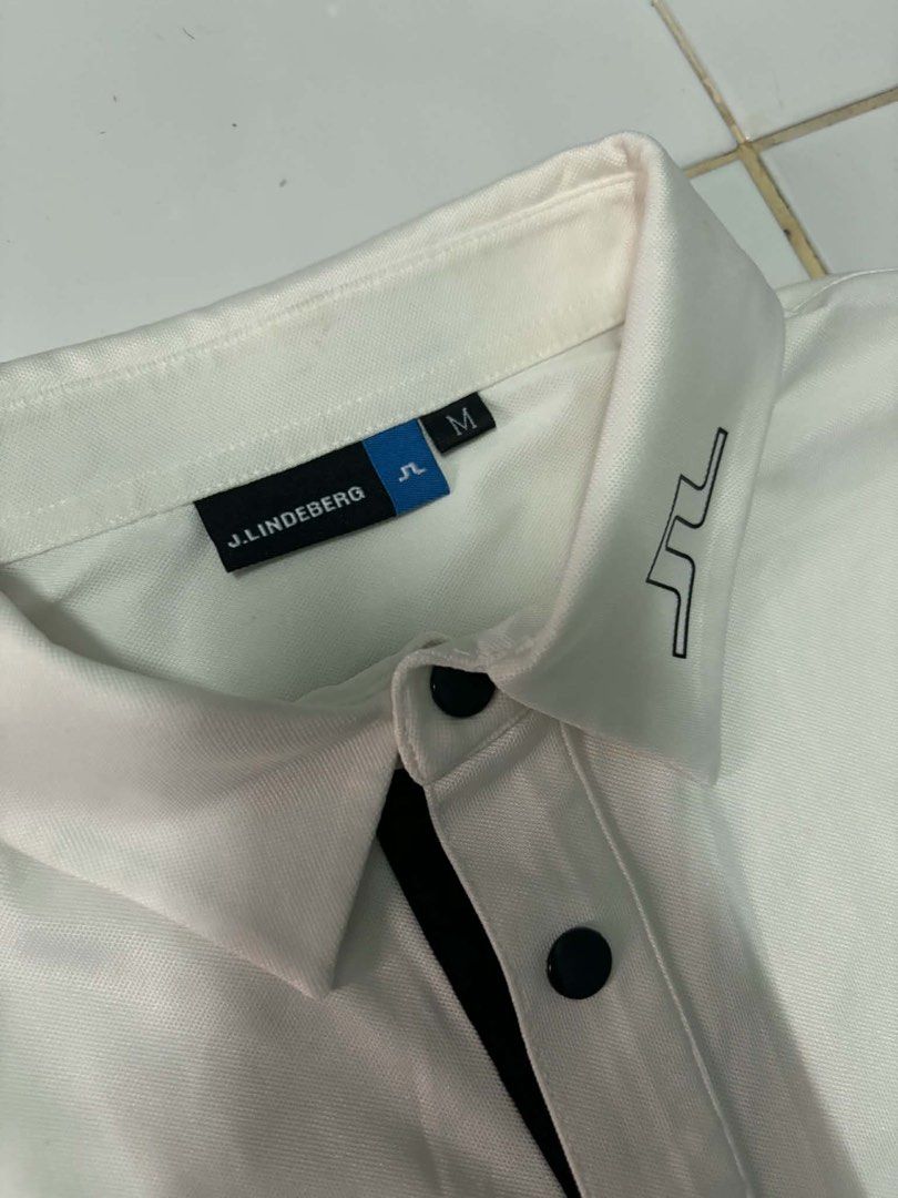 Jlindeberg polo shirt (Category: Tshirts & Polo Shirts ) located in Manila. Submitted by Caps4everyone (Listing ID 1466841271, Image 2). Description: For sale only Price: 1,850 Size: medium Location: caloocan Shipping: lbc and lalamove Pm for sure buyer only.