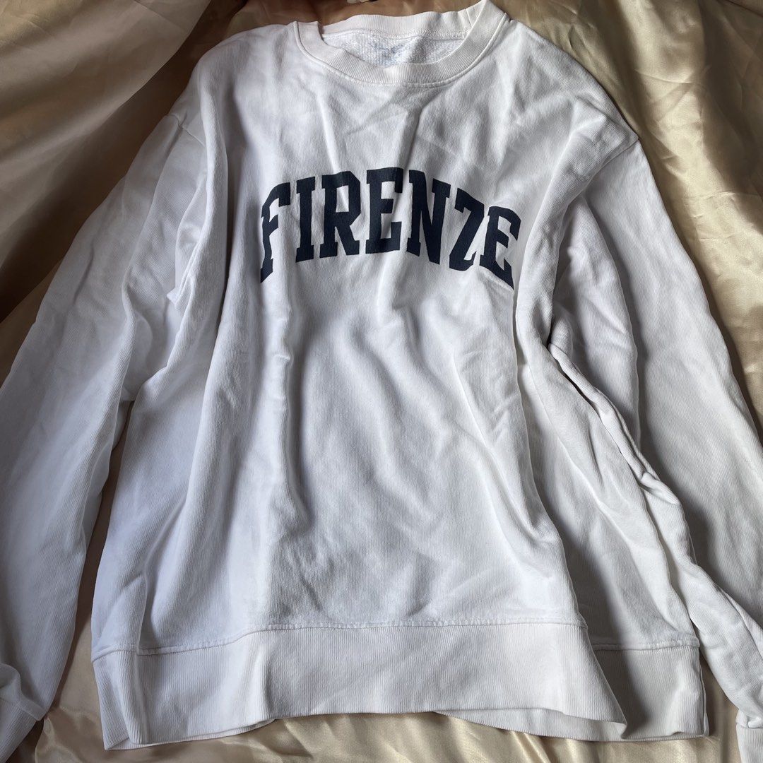 John Galt Brandy Melville Sweater Pullover (Category: Coats, Jackets and Outerwear) located in Baguio. Submitted by babycece (Listing ID 1466931596, Image 1). Description: .