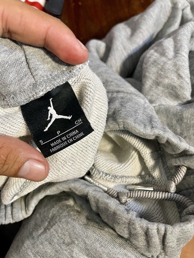 JORDAN (Category: Shorts) located in Davao. Submitted by the_rare_hustla (Listing ID 1466890343, Image 3). Description: JORDAN Issue Minimal Discoloration (See Actual Pic) Need Wash Only Color rate 9.5/10 Width - 28-34 Length - 24 Size S on tag Dm If Interested!.