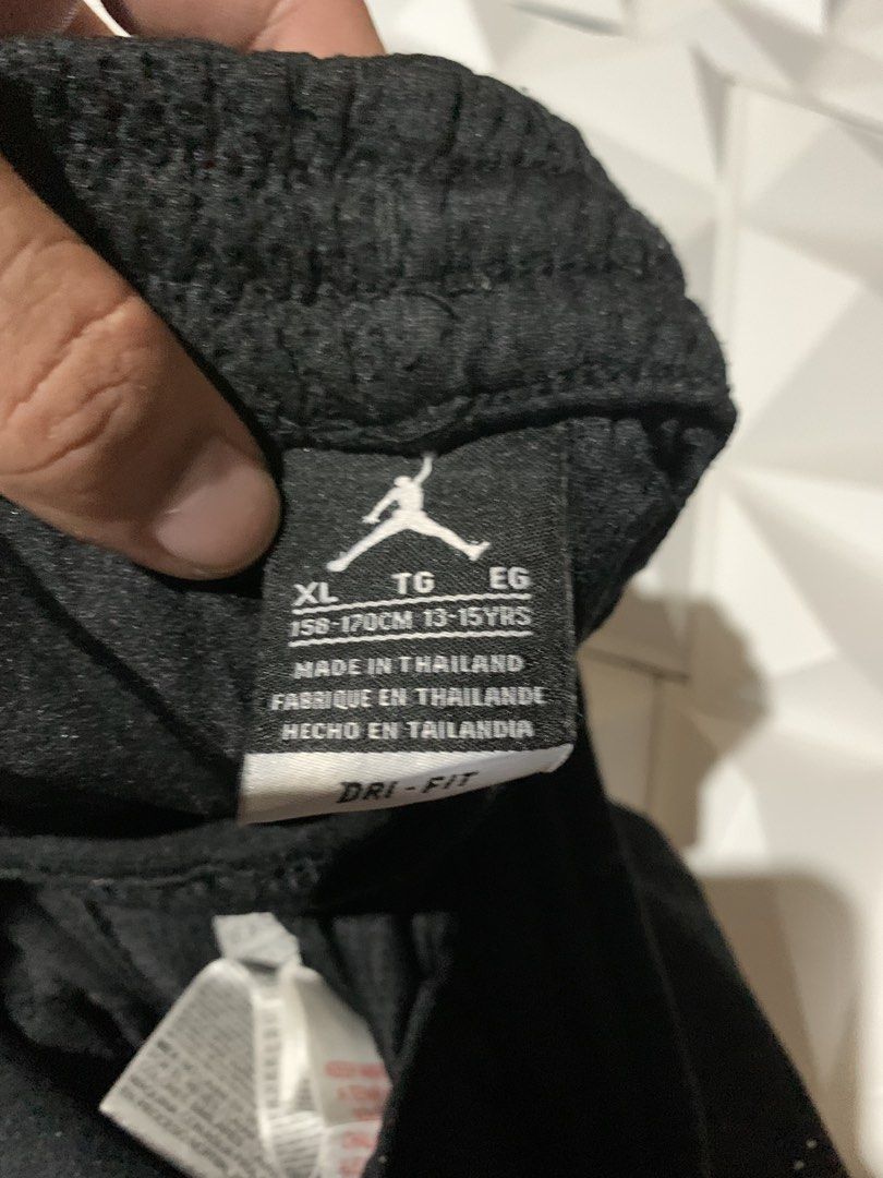 Jordan (Category: Shorts) located in Alubijid. Submitted by braecel17 (Listing ID 1466921910, Image 3). Description: Jordan Size XL good condition .
