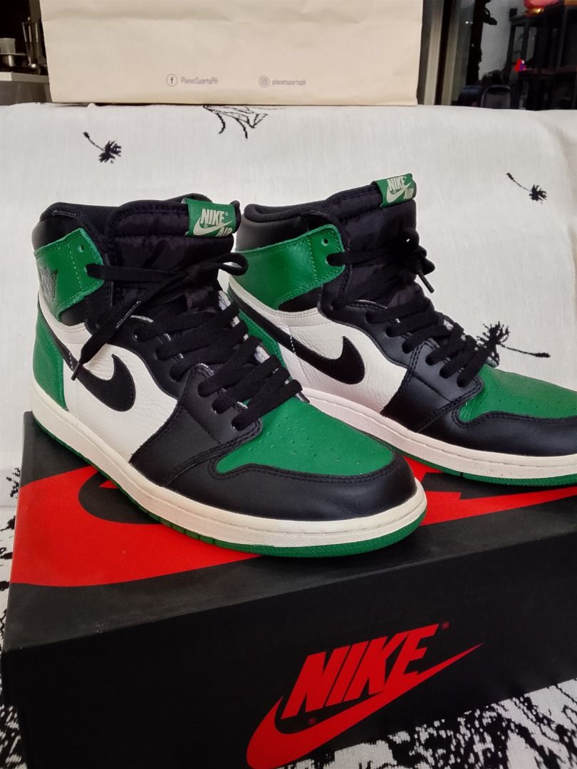 Jordan 1 Pine Green (Category: Sneakers) located in Quezon City. Submitted by kema2191 (Listing ID 1466596657, Image 2). Description: Authentic With box and paper bag With extra new lace 9/10 condition.