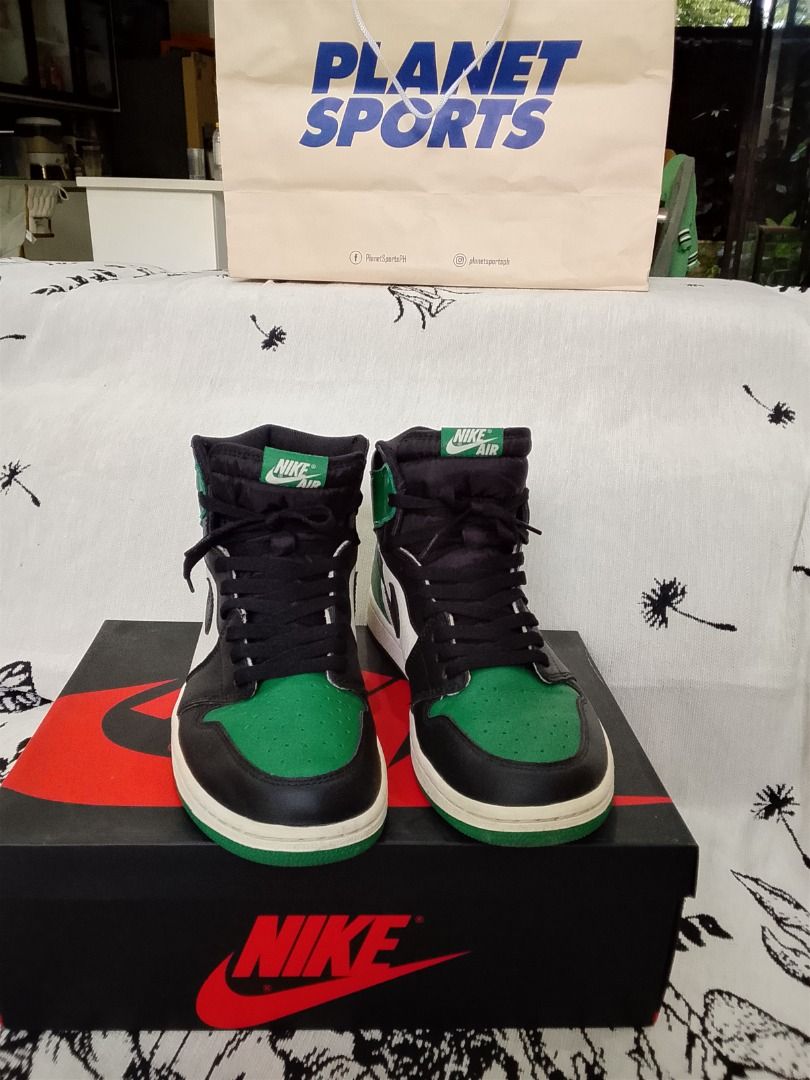 Jordan 1 Pine Green (Category: Sneakers) located in Quezon City. Submitted by kema2191 (Listing ID 1466596657, Image 3). Description: Authentic With box and paper bag With extra new lace 9/10 condition.