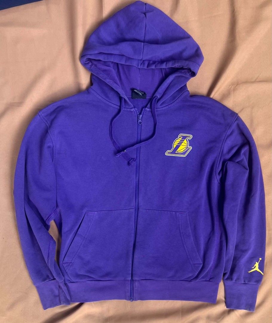 JORDAN HODDIE FULL ZIP (Category: Coats, Jackets and Outerwear) located in Davao. Submitted by chadbryenrimdan (Listing ID 1466860800, Image 1). Description: ✅brand new condition ✅74 shipping fee ✅ 450 may Jordan kana na genuine ✅Cr 10/10.