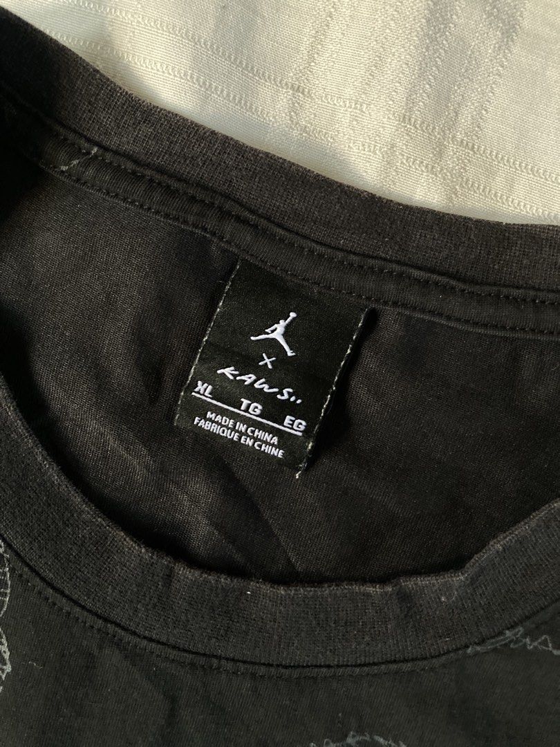 JORDAN X KAWS AOP GLOVE (Category: Activewear) located in Pandi. Submitted by 3asythr1ft (Listing ID 1466958125, Image 2). Description: 21 by 26.