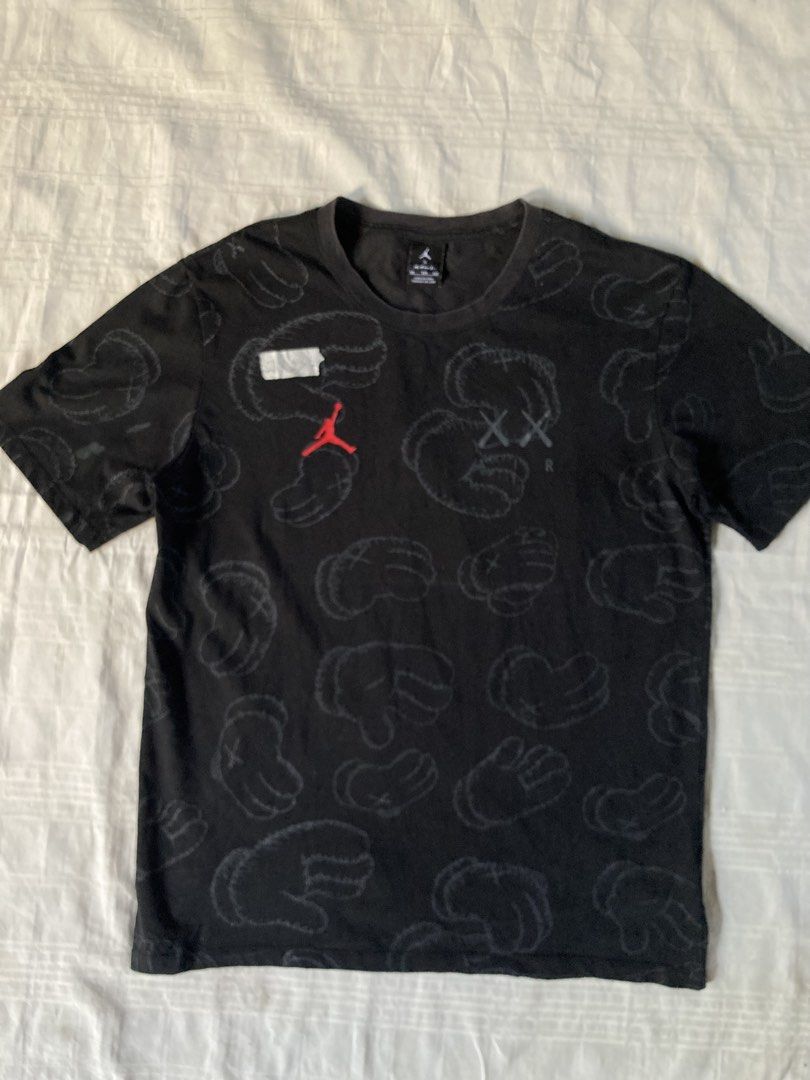 JORDAN X KAWS AOP GLOVE (Category: Activewear) located in Pandi. Submitted by 3asythr1ft (Listing ID 1466958125, Image 1). Description: 21 by 26.
