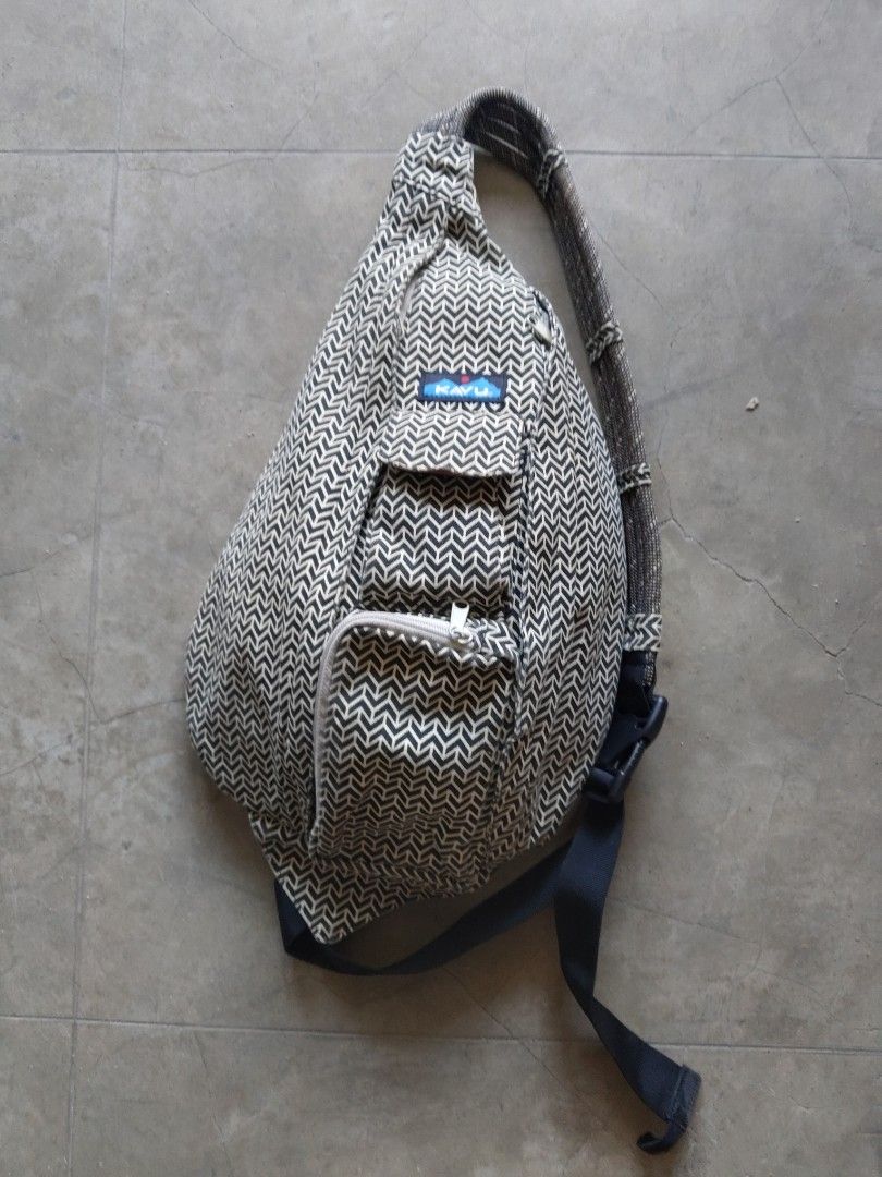 Kavu rope bag sling body backpack bag (Category: Belt bags, Clutches and Pouches) located in Batangas. Submitted by eiwoh5586 (Listing ID 1466778644, Image 3). Description: .