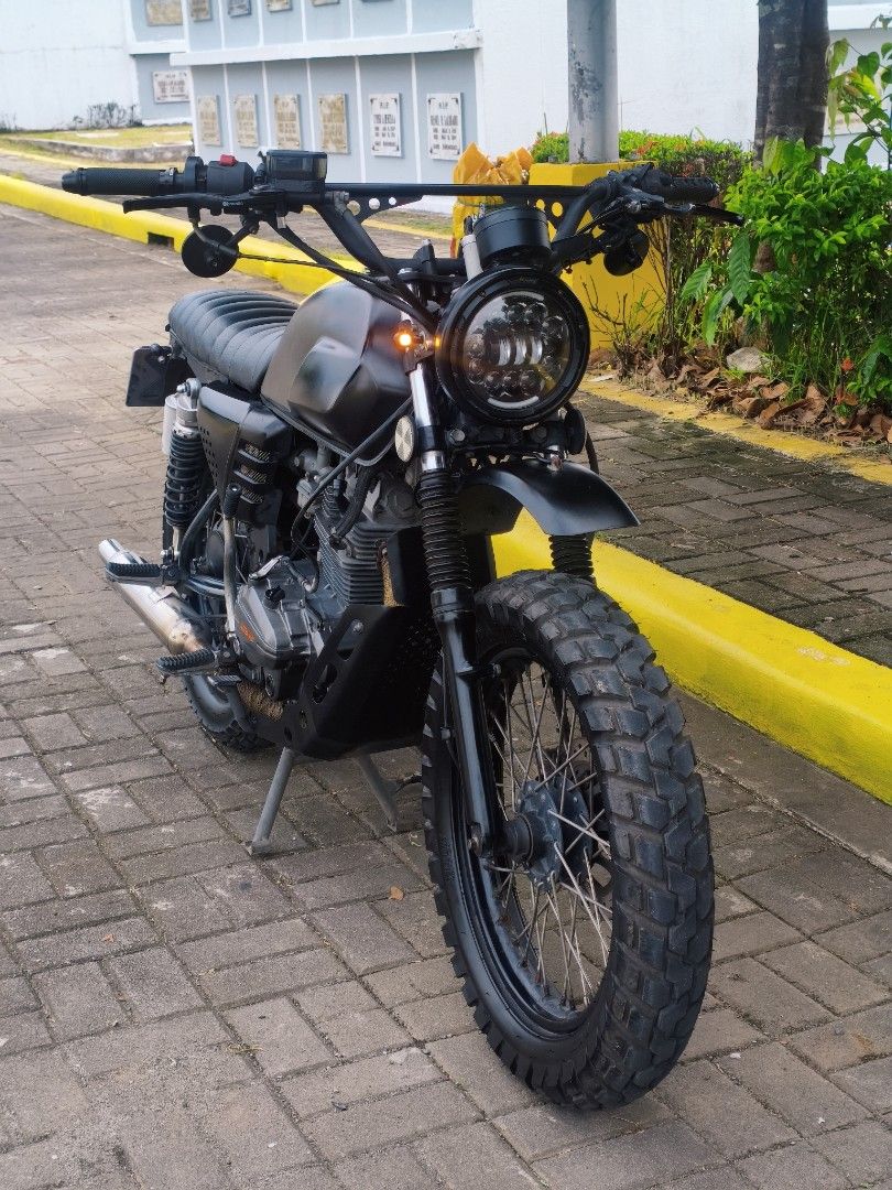 Keeway Caferacer 152 (Category: Motorbikes for Sale) located in Manila. Submitted by jjbyn (Listing ID 1466834340, Image 3). Description: FOR SALE ONLY KEEWAY CAFERACER 152 2024 15K ODO ONLY ORIG ORCR OPENDOS FIRST OWNER 2 VALID ID'S PORMADO NA BOTTLE PIPE NEW TIRES DUAL SPORT LEAD HEADLIGHTS ASSY ENGINE COWLING WIDE HANDLEBAR WITH RISER DIRECT PM NALANG FOR MORE INFO.
