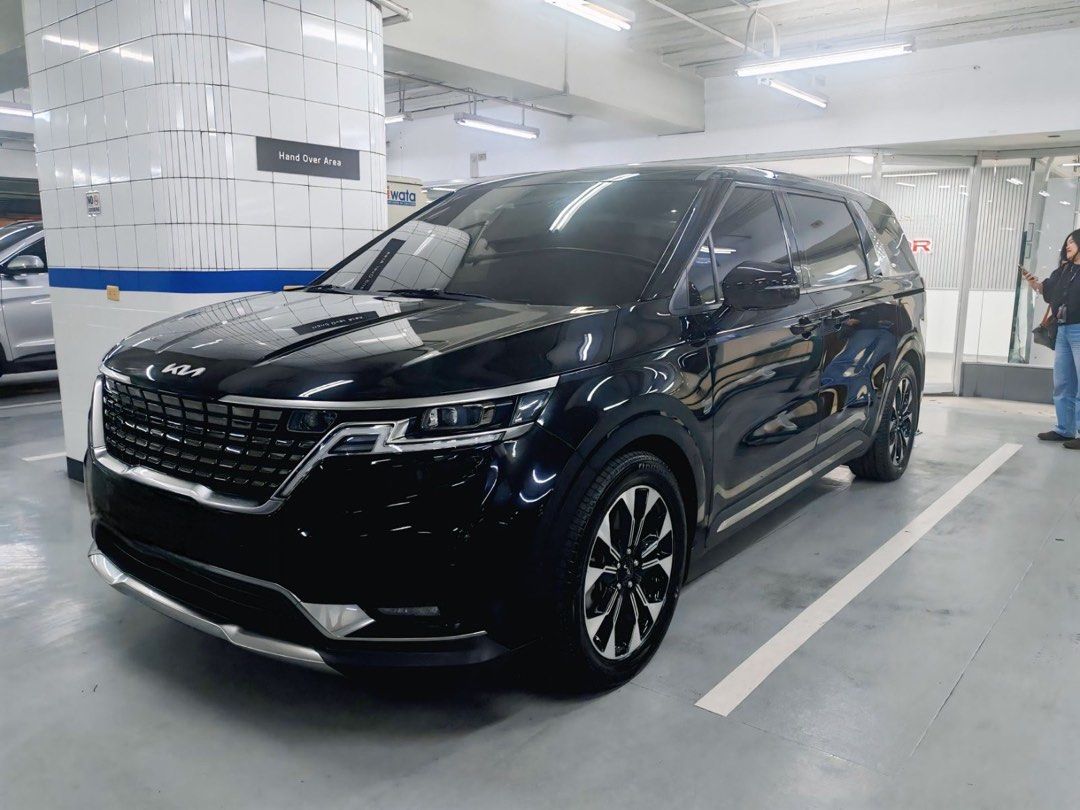 Kia Carnival SX AT Auto (Category: Used Cars) located in Manila. Submitted by vpink00 (Listing ID 1466915284, Image 2). Description: 2022 KIA CARNIVAL SX AT FOR SALE 🚗❗ - Automatic Transmission - DIESEL - Seating Capacity: 7-seater - Mileage: 34,835 km - Ending Plate Number: 1 - Color: BLACK PEARL - with two headrest monitor - First Owned - Casa Maintained - Updated Papers Selling price: 1,798,000 Contact details: 09178201170 📌 Viewing of unit 