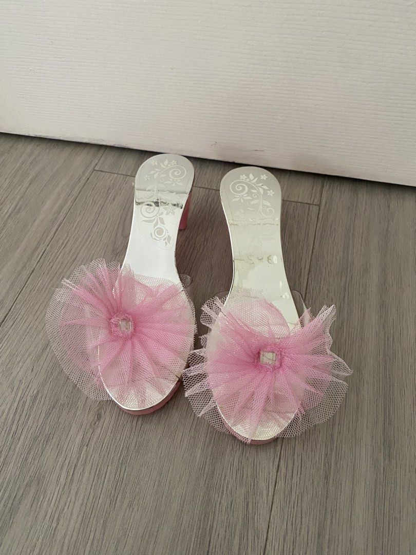 Kid's Sandals (Category: Babies & Kids Fashion) located in Las Pinas. Submitted by sherylandmargaux (Listing ID 1466907228, Image 1). Description: .