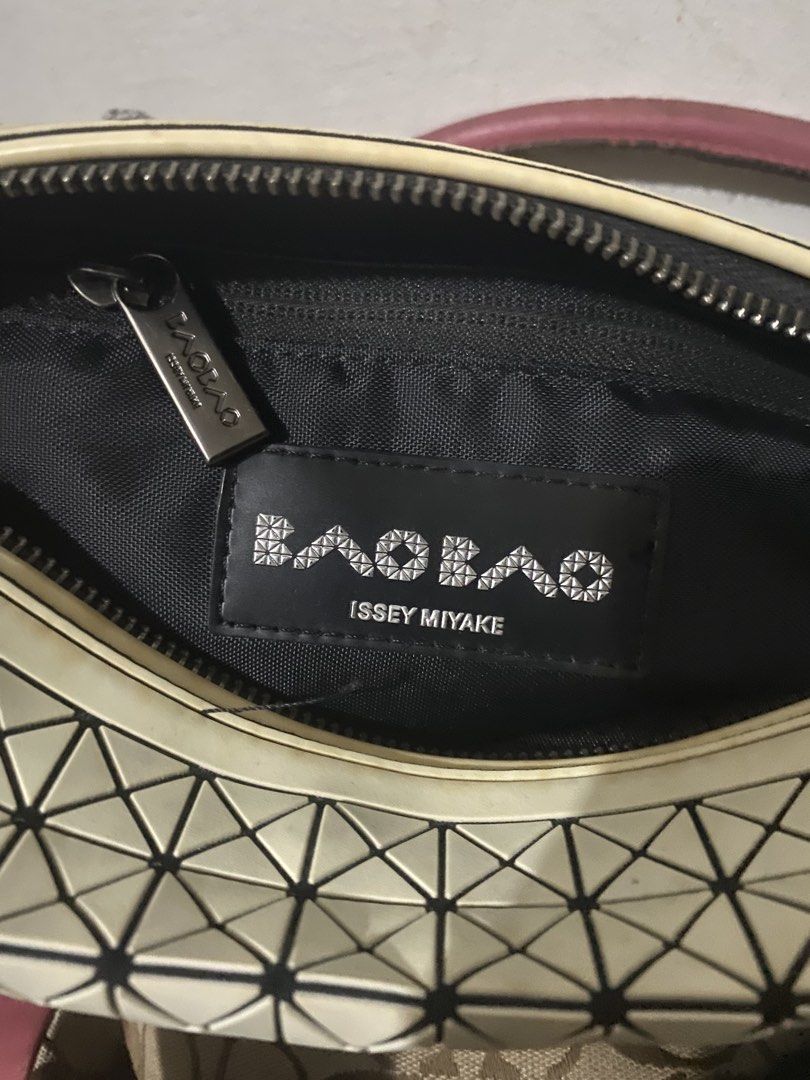 Kili bag (Category: Shoulder Bags) located in Manila. Submitted by gelaimarieh (Listing ID 1466800897, Image 3). Description: .