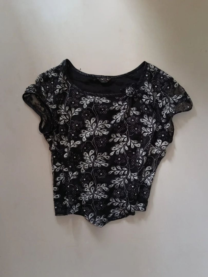 Kimeno Lace Top (Category: Shirts) located in Rodriguez. Submitted by micscloset___ (Listing ID 1466882013, Image 2). Description: size: small to medium.