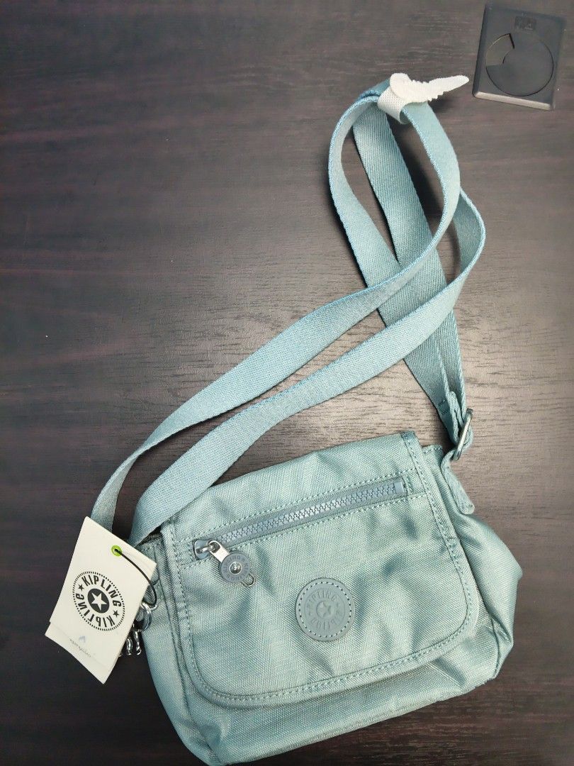 kipling cross body bag (Category: Cross-body Bags) located in Manila. Submitted by artsylove24 (Listing ID 1466786940, Image 1). Description: new, very nice color, see pic to appreciate.