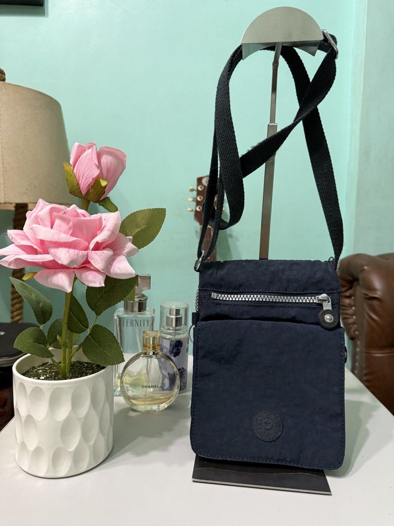 Kipling Eldorado Sling Bag (Category: Cross-body Bags) located in Davao. Submitted by annabrd0710 (Listing ID 1466896442, Image 1). Description: -In good condition -Unisex Sling bag -Message me for additional pictures.