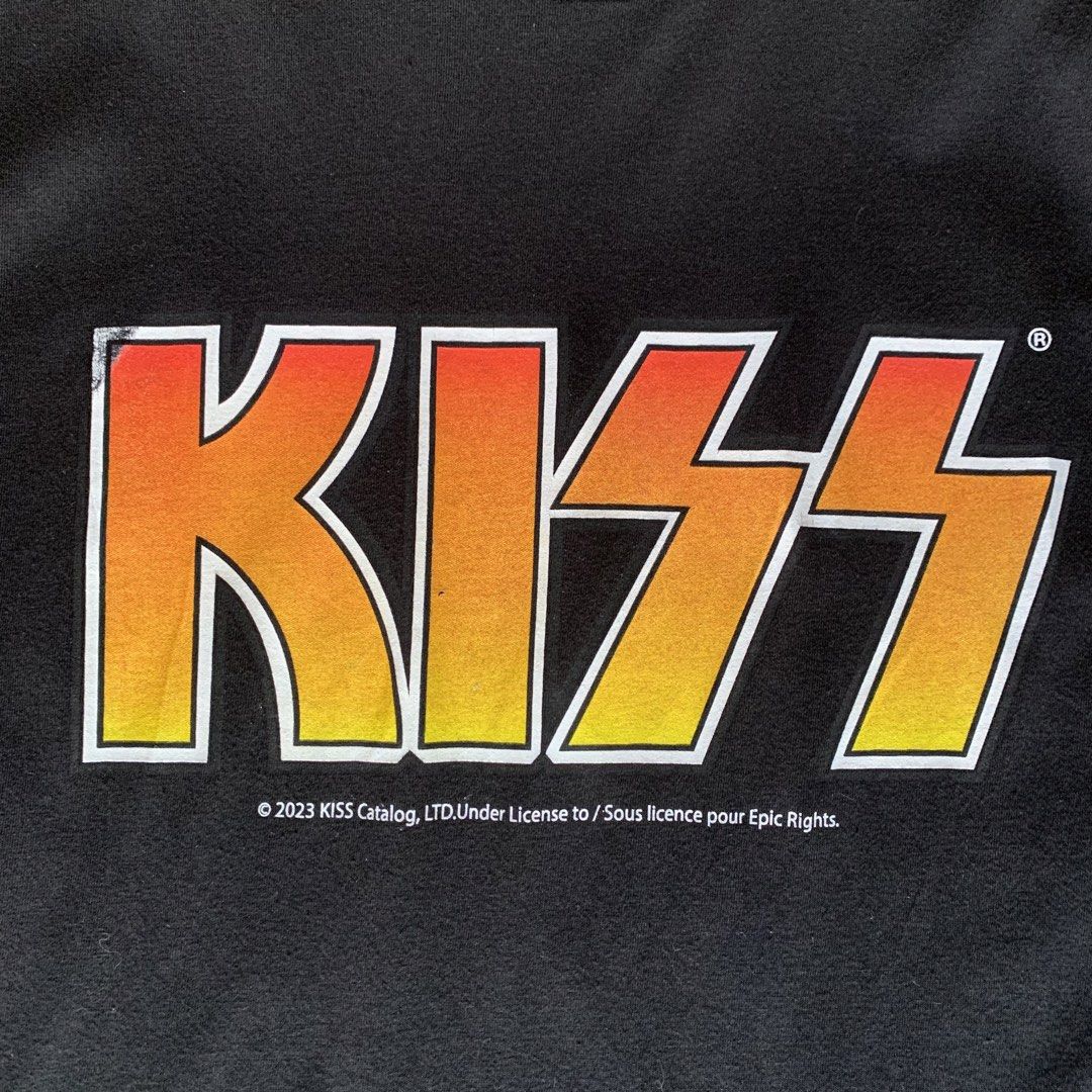 KISS Band Shirt (Category: Tshirts & Polo Shirts ) located in Tibiao. Submitted by notaveragethrift (Listing ID 1466793333, Image 3). Description: Large on tag Width- 21.5 Length- 29.5 CR- 9.8/10 or better Excellent Condition Need wash 📌Issue minimal crack print (see last photo) .