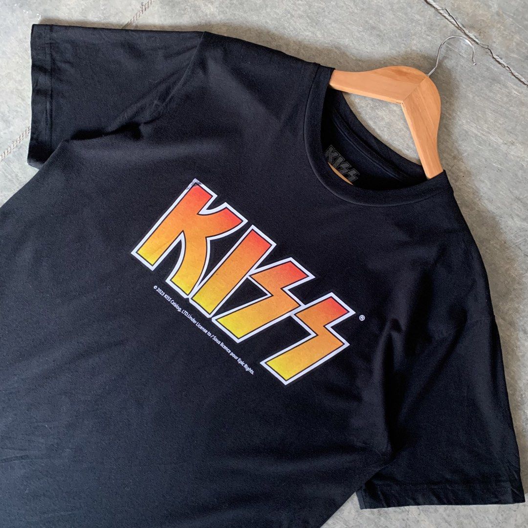 KISS Band Shirt (Category: Tshirts & Polo Shirts ) located in Tibiao. Submitted by notaveragethrift (Listing ID 1466793333, Image 2). Description: Large on tag Width- 21.5 Length- 29.5 CR- 9.8/10 or better Excellent Condition Need wash 📌Issue minimal crack print (see last photo) .
