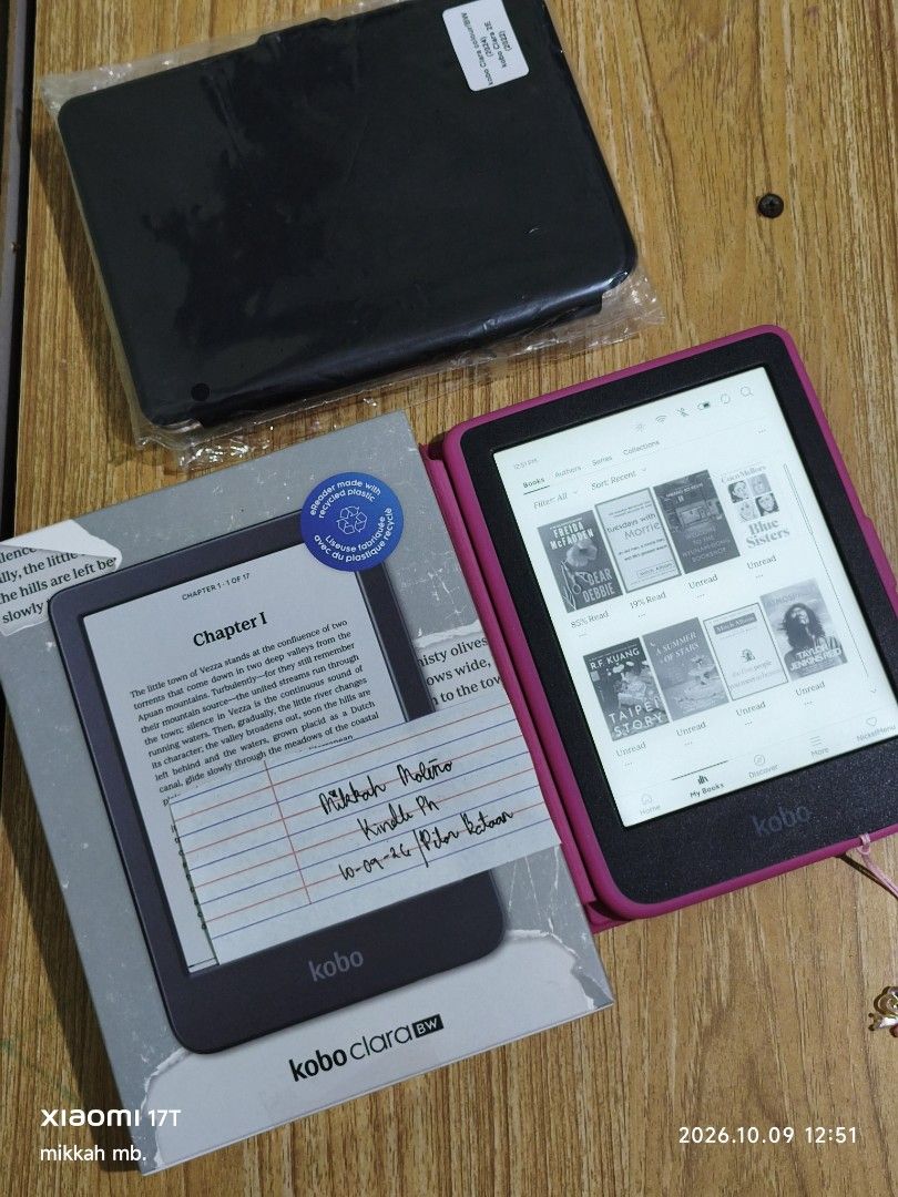 Kobo Clara Bw (Category: E-Readers) located in Balanga. Submitted by eloisenotbridgerton (Listing ID 1466811702, Image 1). Description: 🏷️ 5500 PHP (negotiable) 📍 Bataan • With glue marks and tiny scratches on the screen but barely noticeable and doesnt affect the device performance • No cosmetic flaws • RFS: Reselling • INCLUSION: 1. BOX / PAPERWORKS / ORIGINAL TYPE C CABLE 2. BLACK DETACHABLE MAGNETIC CASE 3. PINK DETACHABLE CASE • MOP: GCASH