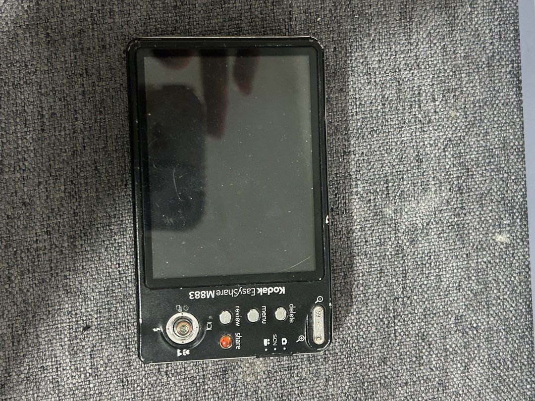 Kodak EasyShare M883 Digital Camera - UNTESTED (Category: Cameras) located in Manila. Submitted by sporksiomai (Listing ID 1466791177, Image 2). Description: UNTESTED CAMERA. buy at your own risk, no returns/refunds. fixed price. loc: taguig pick up or shipping via j&t/lalamove/grab express (sf to be shouldered by the buyer).