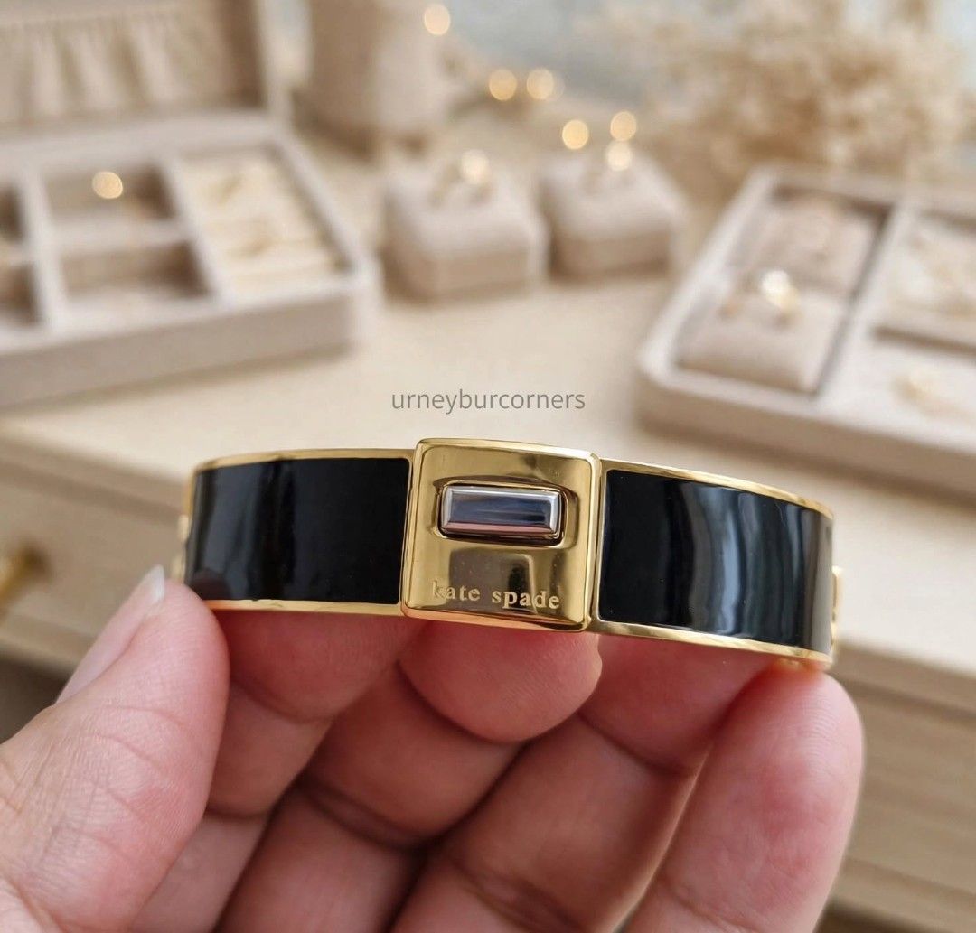 KS PHOBE ENAMEL TURNLOCK BANGLE - BLACK (Category: Bracelets) located in Imus. Submitted by urneyburcorners (Listing ID 1466840205, Image 2). Description: Width: 2.12"inches Length: 2.25" inches Weight: 52.37grams Stainless steel, enamel, cubic zirconia Turnlock, plated metal, gold, polished Bought from USA outlet, brand new, 100% original..