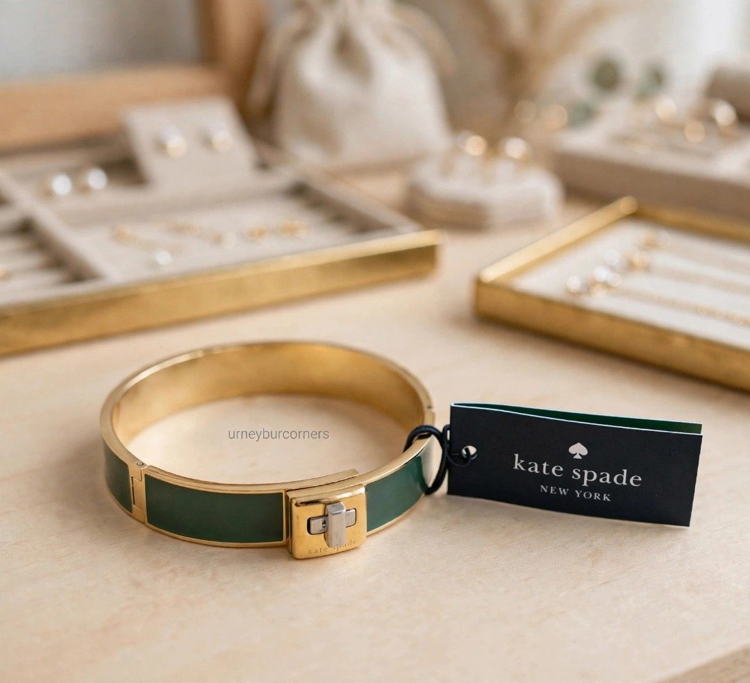KS PHOBE ENAMEL TURNLOCK BANGLE - GREEN (Category: Bracelets) located in Imus. Submitted by urneyburcorners (Listing ID 1466840998, Image 2). Description: Width: 2.12"inches Length: 2.25" inches Weight: 52.37grams Stainless steel, enamel, cubic zirconia Turnlock, plated metal, gold, polished Bought from USA outlet, brand new, 100% original..