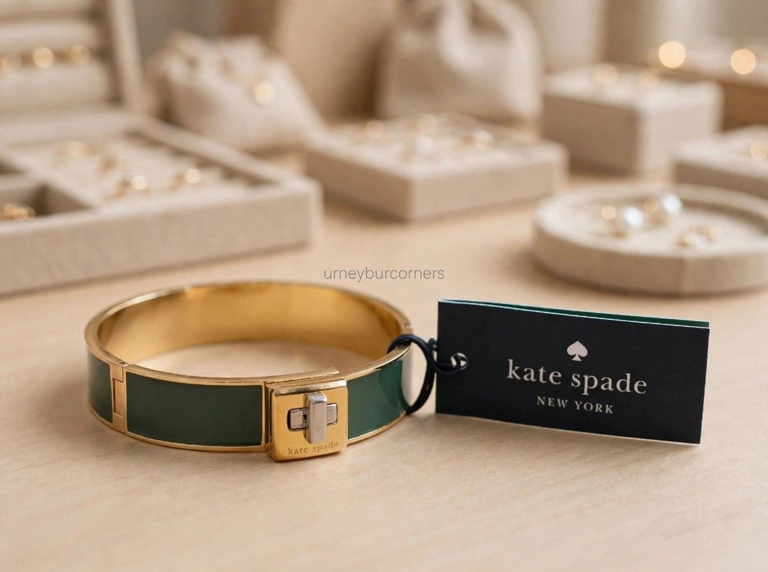 KS PHOBE ENAMEL TURNLOCK BANGLE - GREEN (Category: Bracelets) located in Imus. Submitted by urneyburcorners (Listing ID 1466840998, Image 1). Description: Width: 2.12"inches Length: 2.25" inches Weight: 52.37grams Stainless steel, enamel, cubic zirconia Turnlock, plated metal, gold, polished Bought from USA outlet, brand new, 100% original..