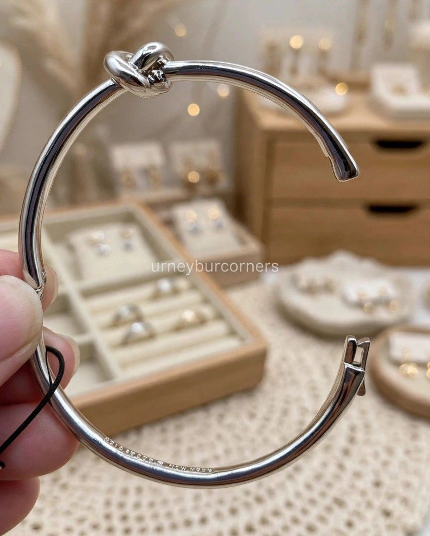 KS SAILORS KNOT HINGE BANGLE SILVER (Category: Bracelets) located in Imus. Submitted by urneyburcorners (Listing ID 1466842018, Image 3). Description: Width: 2.55"inches Length: 2.55" inches Weight: 21.9grams inner ciecumference: 6.8" inches Plated metal silver, hinge with push clasp Bought from USA outlet, brand new, 100% original..