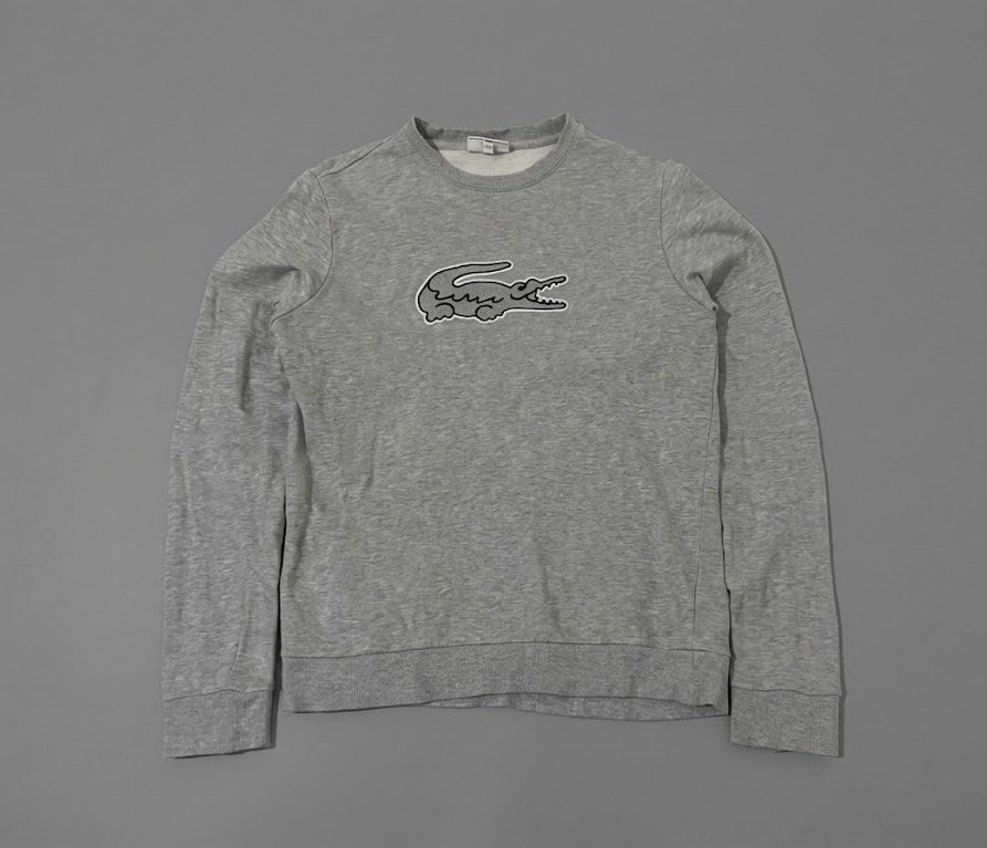 Lacoste big logo long sleeve (Category: Hoodies) located in Tagum. Submitted by thrift.tizz (Listing ID 1466918450, Image 1). Description: Lacoste Big logo Excellent condition CR:10/10 issue:none Size L 21x28 .