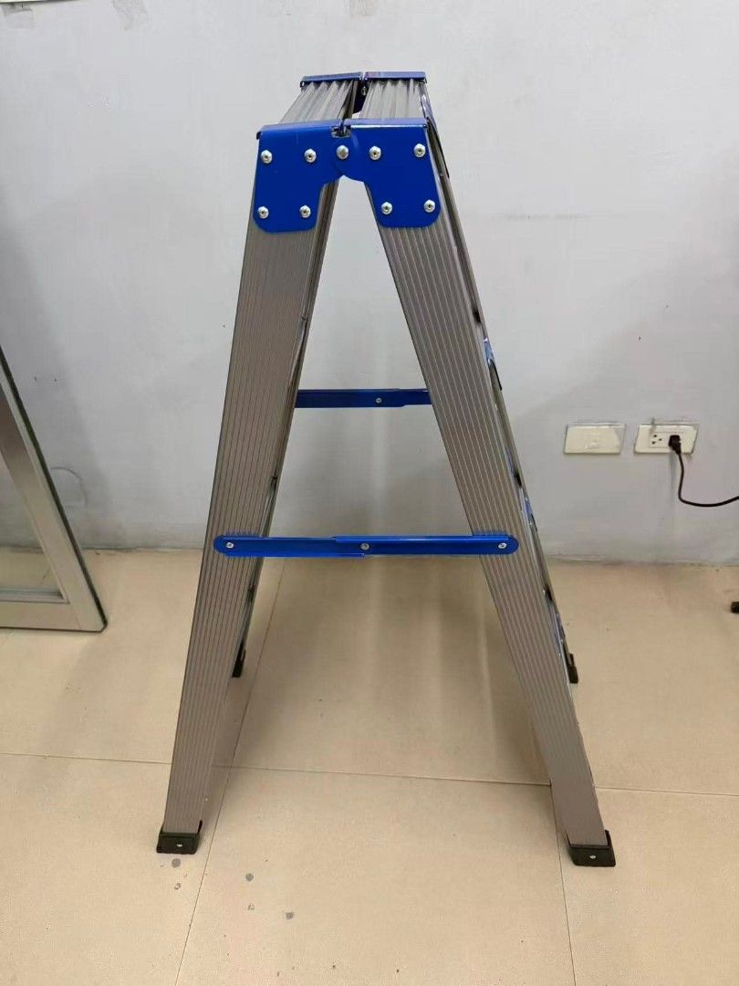 Ladder (Category: Ladders & Steps) located in Malabon City. Submitted by haze1496 (Listing ID 1466782479, Image 3). Description: 4steps 1300 5steps 1600 6steps 1850 7steps 2100 8steps 2300 9steps 2600 10steps 2950 Ladder Material : Combination of Steel and Galvanized iron.