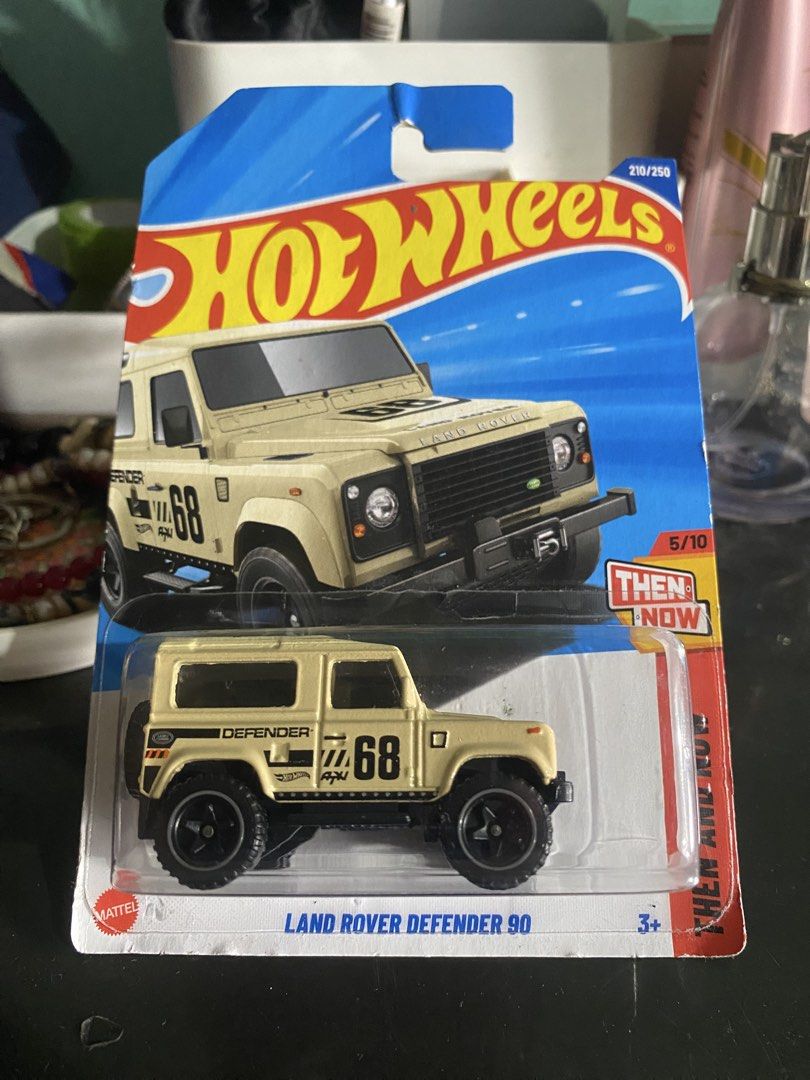 Land Rover Defender 90 Hot Wheels (Category: Vehicle & Diecast Models) located in Baguio. Submitted by swishbaker (Listing ID 1466833100, Image 1). Description: Feel free to message me for any inquiries.