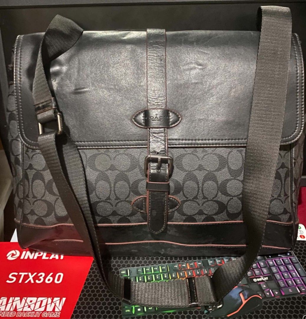 Laptop bag (Category: Cross-body Bags) located in Manila. Submitted by glaiza02 (Listing ID 1466802335, Image 1). Description: .