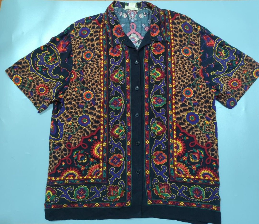 Laura and Jayne Collection (Category: Dresses) located in Caloocan City. Submitted by triftbyzion (Listing ID 1466923397, Image 1). Description: Laura and Jayne Collection 80's 90s size XL Vintage In Excellent Condition Unisex.