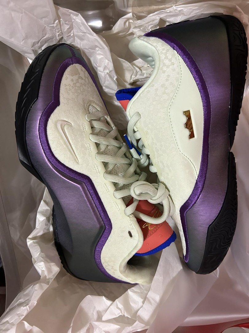 Lebron XXIII Ep (Category: Sneakers) located in Valenzuela. Submitted by zachariasstore (Listing ID 1466909390, Image 2). Description: Authentic brand-new shoes at a lower price! Some pairs may have minor flaws, dirt marks, or signs of being shop-worn/display items. ✨ All original 💯 Brand new 🏷️ Affordable prices.